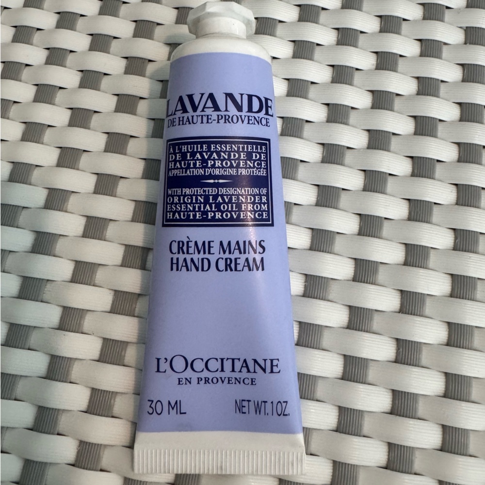 L'OCCITANE Lavande Hand Cream - Blue and White
